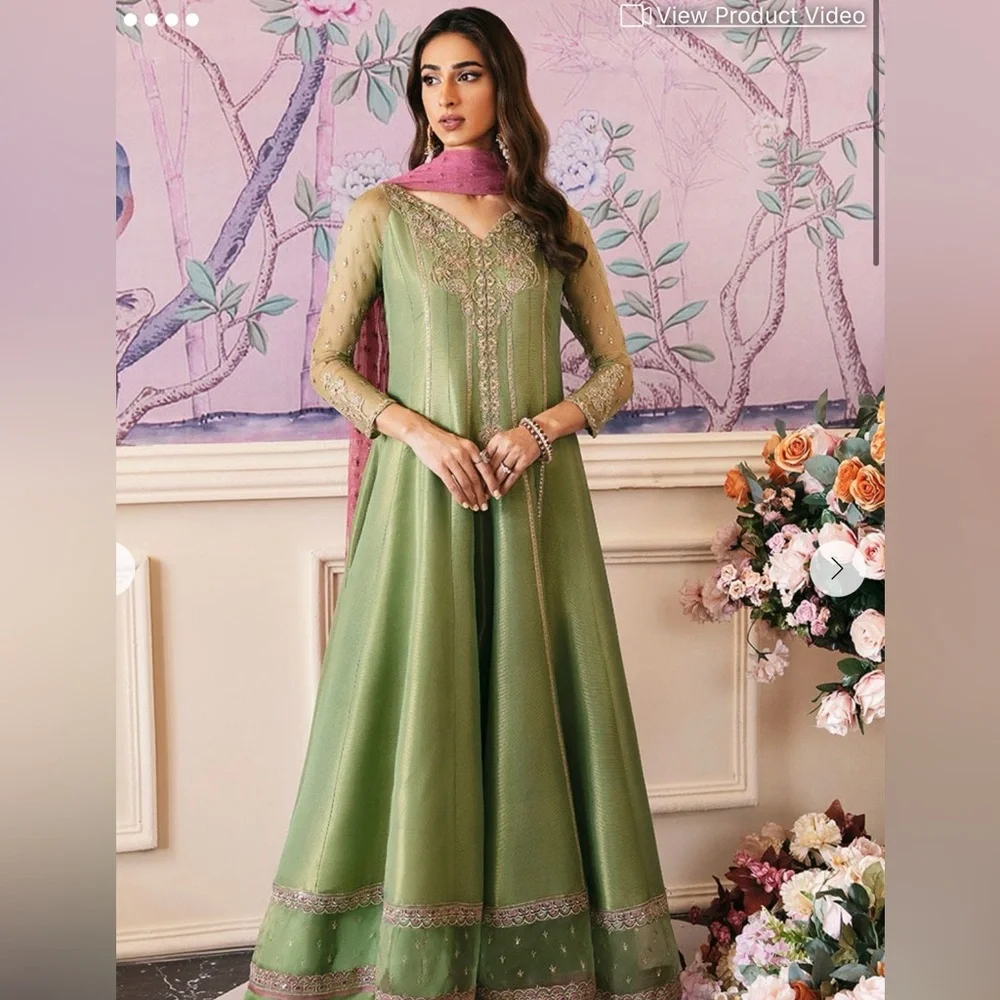 Farah Talib Aziz Green Outfit. *fixed price* - Picture 1 of 6